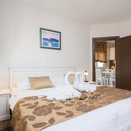 2 Bedroom Gorgeous In