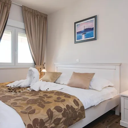 아파트 2 Bedroom Gorgeous In 오레비츠