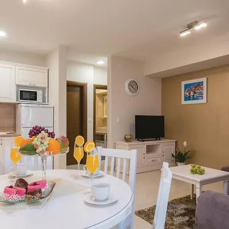 2 Bedroom Gorgeous In Orebić