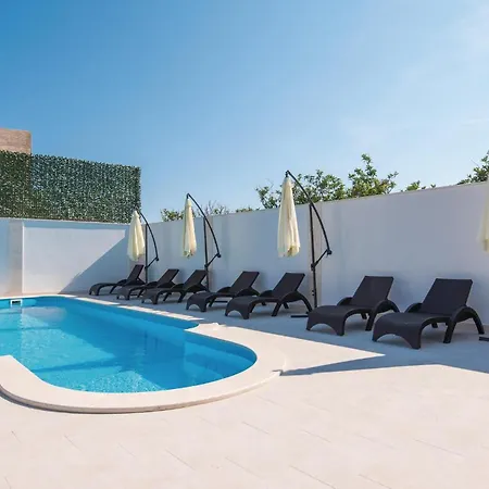 2 Bedroom Gorgeous In